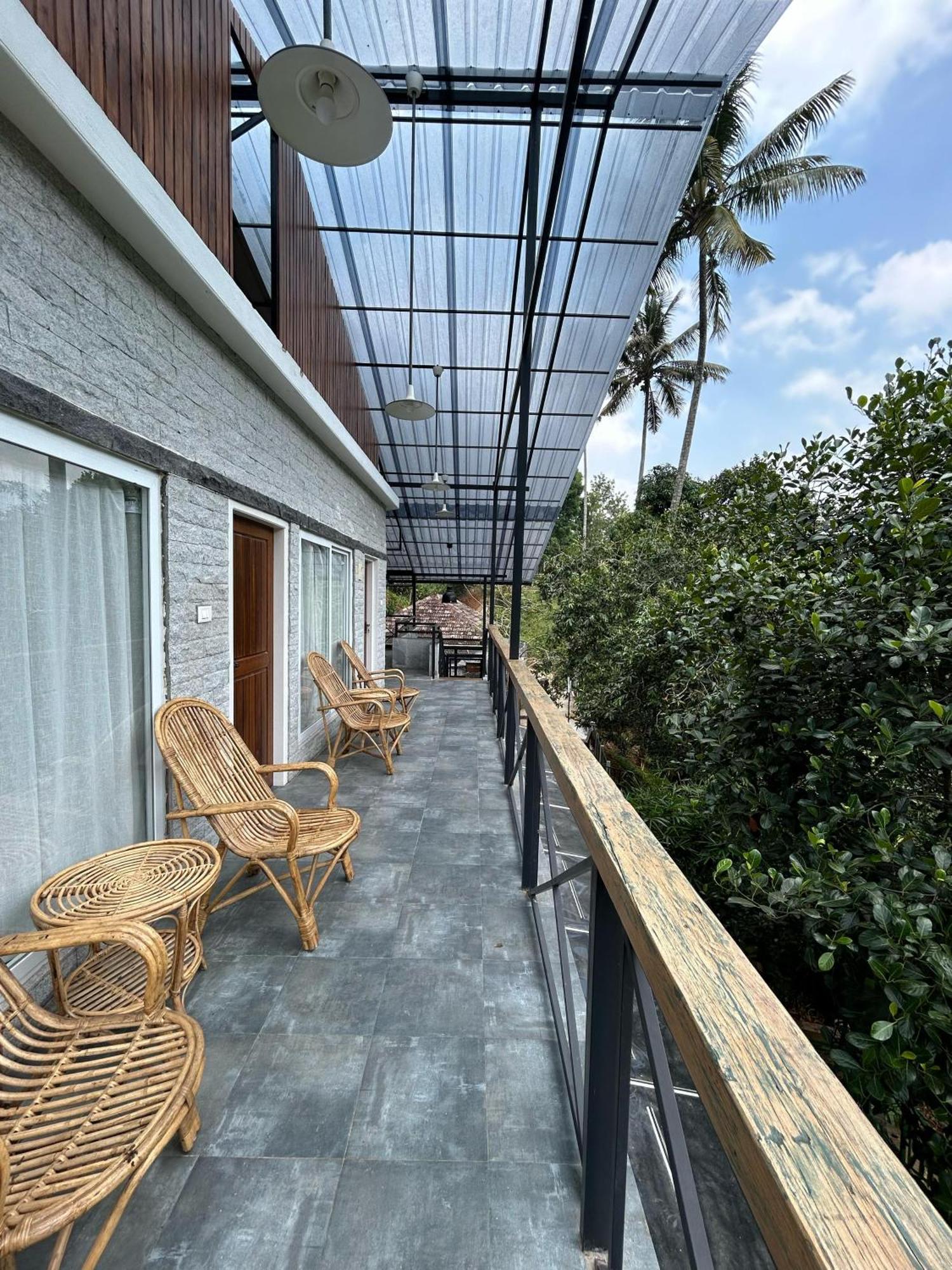 Apartamento Kv By Halcyon Traveltech Anachal Exterior foto