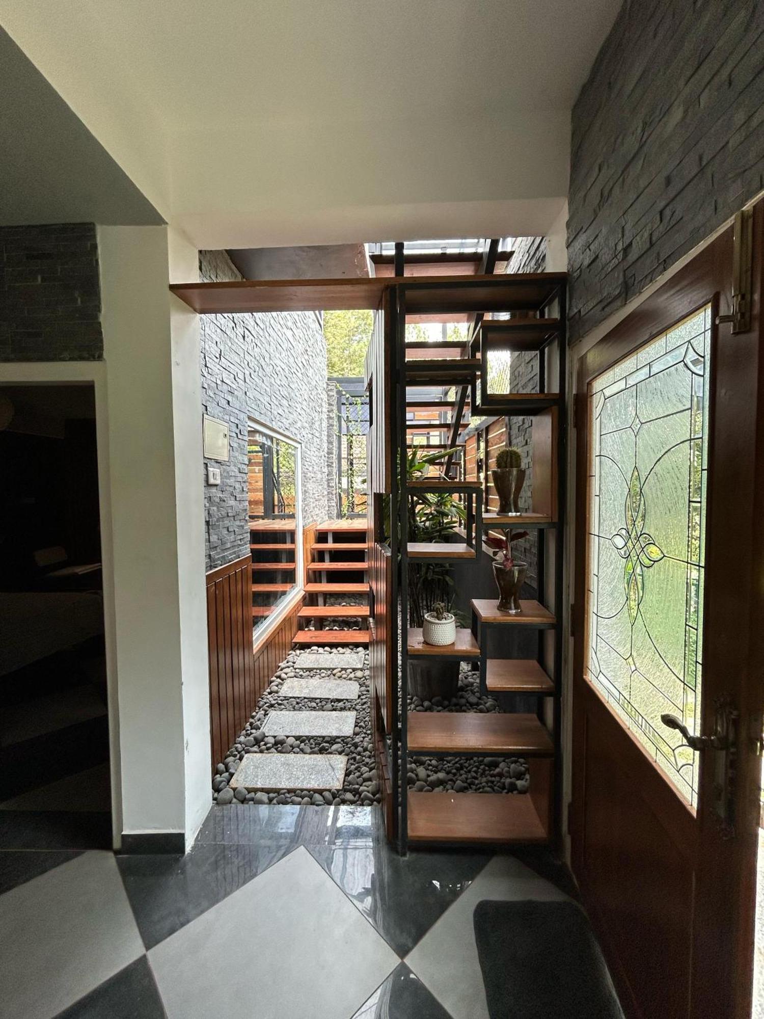 Apartamento Kv By Halcyon Traveltech Anachal Exterior foto