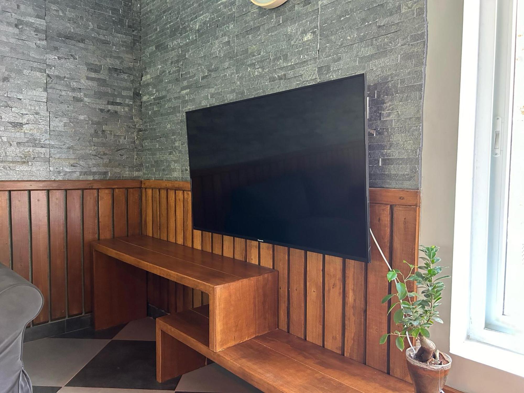 Apartamento Kv By Halcyon Traveltech Anachal Exterior foto