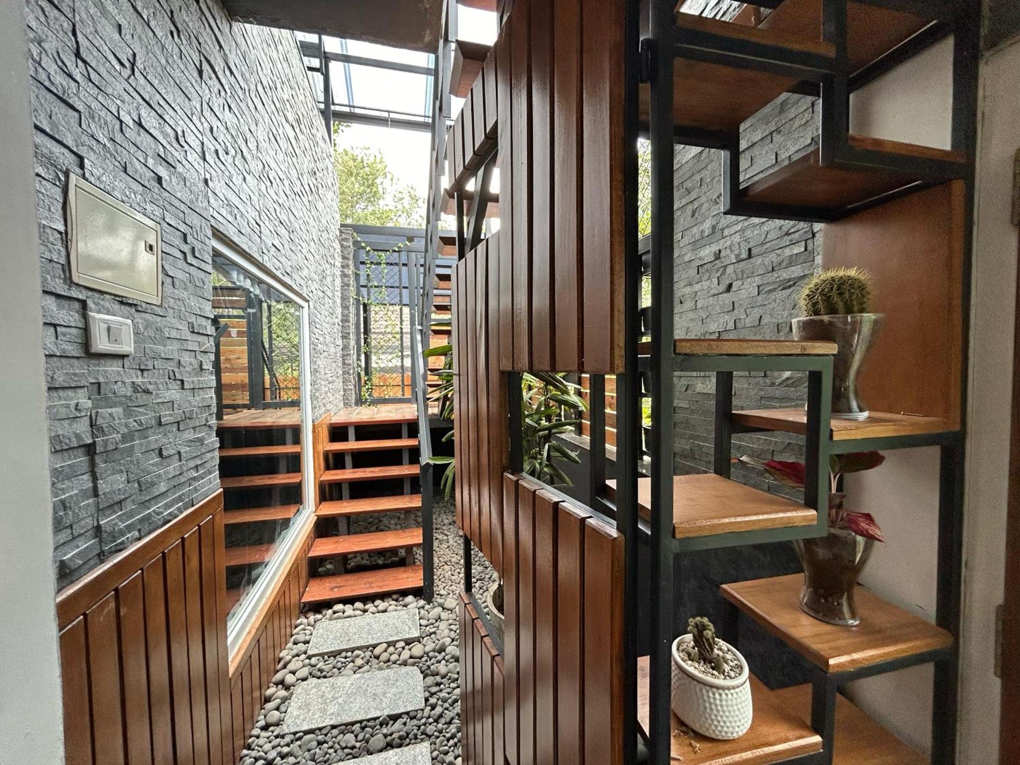 Apartamento Kv By Halcyon Traveltech Anachal Exterior foto