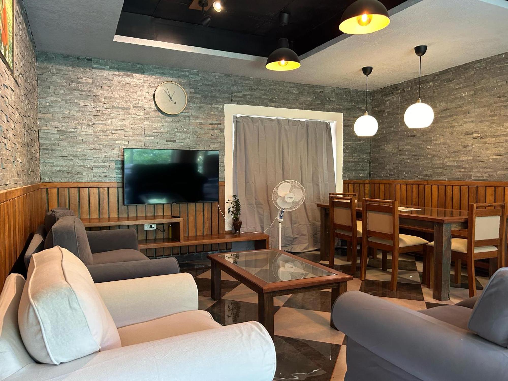 Apartamento Kv By Halcyon Traveltech Anachal Exterior foto