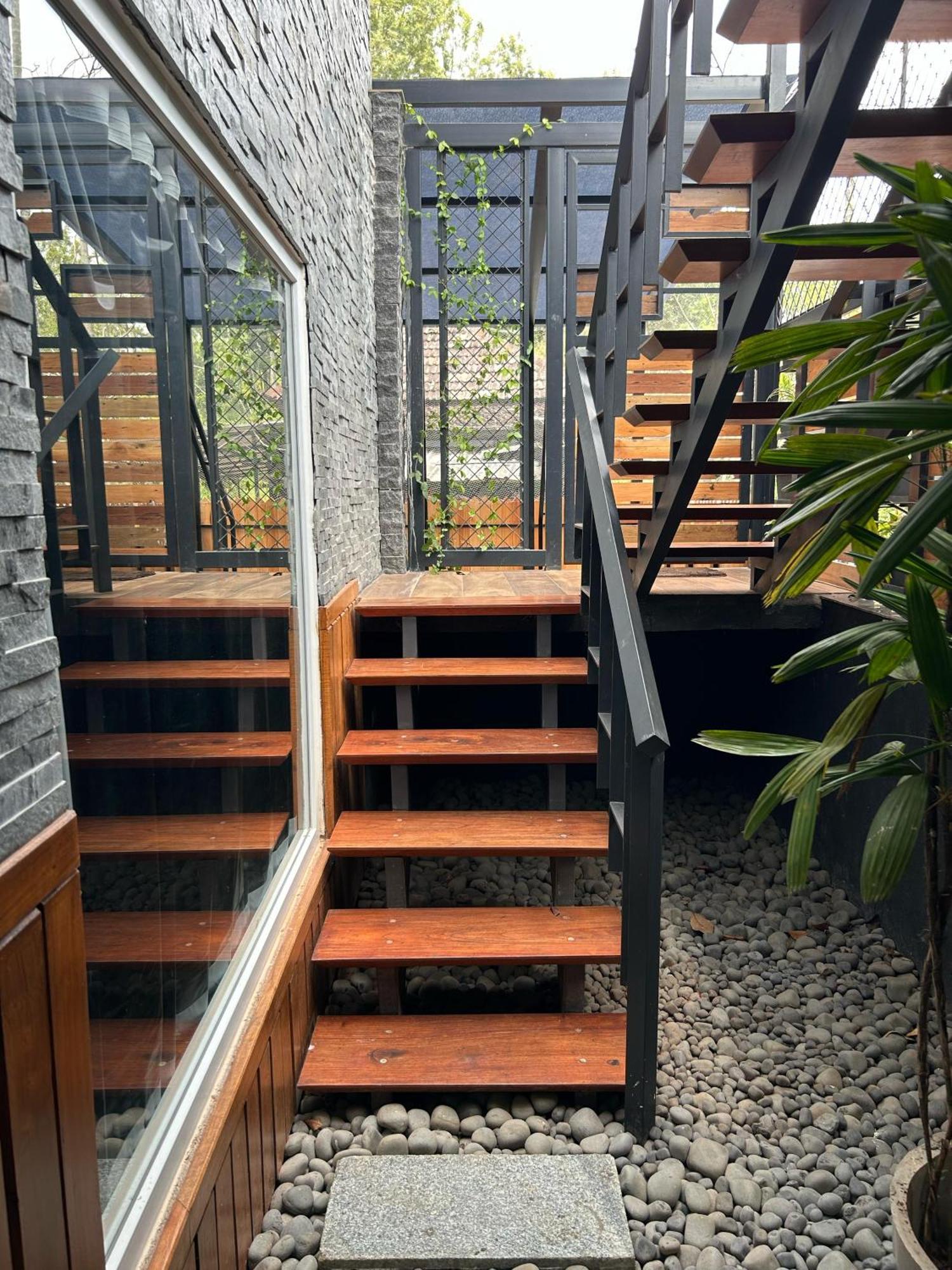 Apartamento Kv By Halcyon Traveltech Anachal Exterior foto
