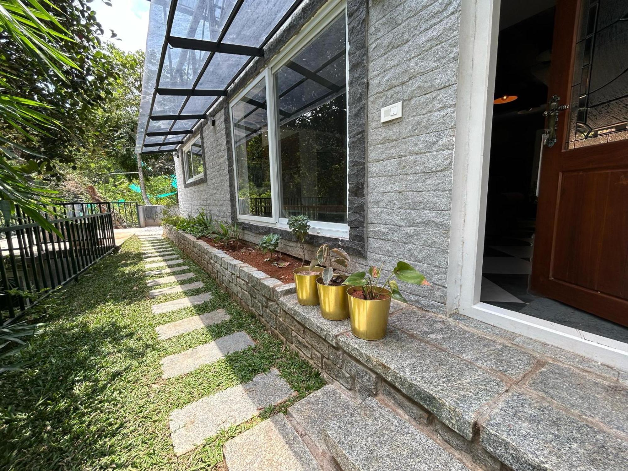 Apartamento Kv By Halcyon Traveltech Anachal Exterior foto